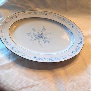 Noritake Contemporary Fine China "Carolyn" 2693